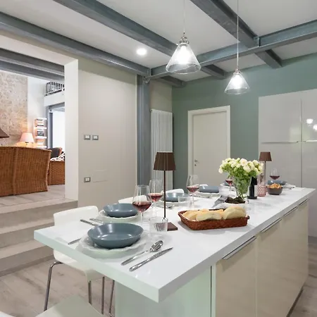 Вилла Chipieri 4&2, Emma Apecchio