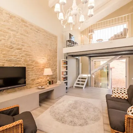 Chipieri 4&2, Emma Apecchio