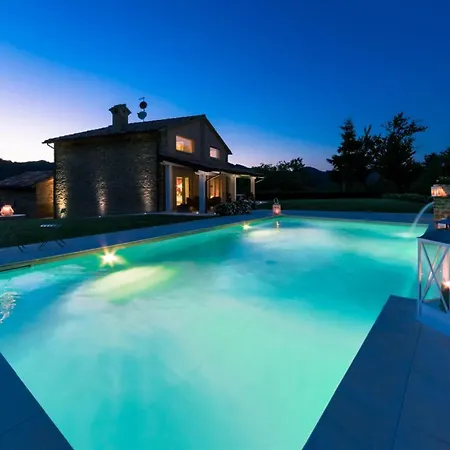 Chipieri 4&2, Emma Вилла