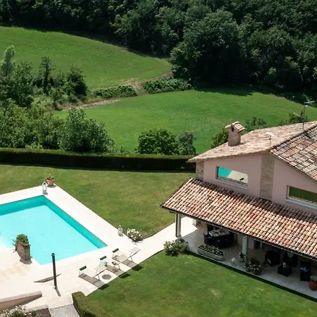 Chipieri 4&2, Emma Вилла